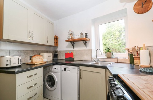 Tavistock Cottage | VIGO COTTAGE, pet friendly, with open fire in Tavistock