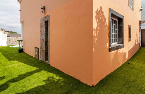 Las Palmas de Gran Canaria Villa | VILLA SAMPEREZ, P.ALTA Pool + Garden + BBQ + 3 Bedrooms + 6 People