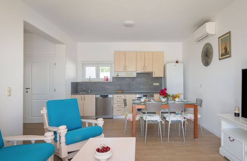 Maslenica Villa | Vila Pomalo, house for take it easy kind of vacation, pool, 3 min from the beach