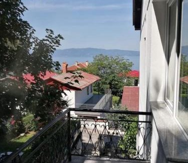 Ohrid Apartment | Vila Visni / Вила Вишни