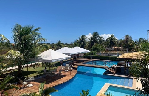 Itacimirim House | Vilage duplex with 115m2 with 3 bedrooms (2 suites) in gated community.