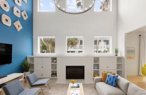 Vilano Beach House | Vilano Villa Near Beach w Saltwater Pool Spa Game Room Built-In Grill