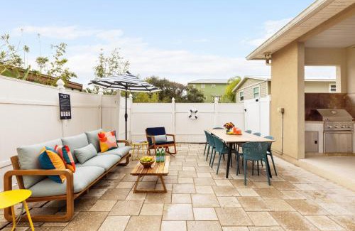 Vilano Beach House | Vilano Villa Near Beach w Saltwater Pool Spa Game Room Built-In Grill