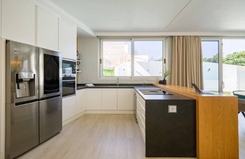 San Bartolome de Tirajana Ski Chalet | Villa in Maspalomas with Private Heated Pool