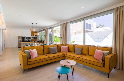 San Bartolome de Tirajana Ski Chalet | Villa in Maspalomas with Private Heated Pool