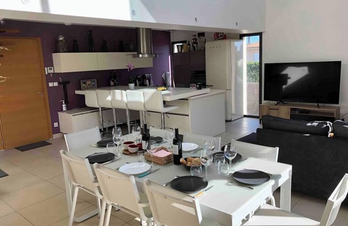 Villelongue-de-la-Salanque Villa | Villa Gloria. Magnificent villa with swimming pool