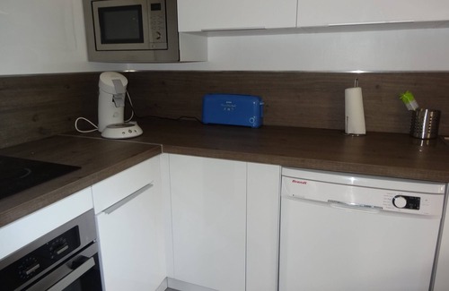 Le Brusc Villa | Villa 100 metres from Port du Brusc, the beach and shops