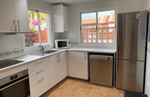 Corralejo Villa | Villa 10min to Beach/Town, Private Heated Pool, 300Mb Wi-fi, A/C extra.