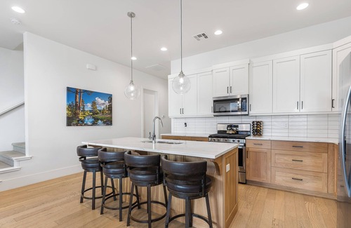 Bloomington House | Villa #13 at Bloomington Country Club: Pool, Golf, Restaurant