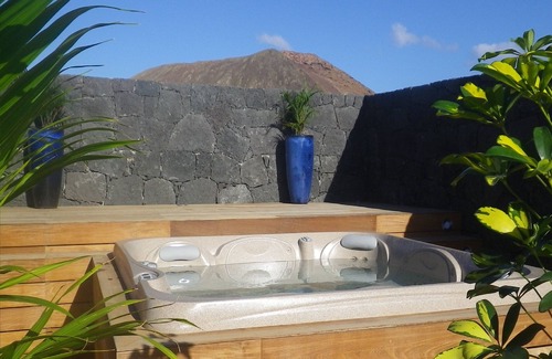 Montana Roja Villa | Villa 175 m2. Seaview, pool 29 °C, big hot tube, tropical garden, TV sat, Wi-Fi