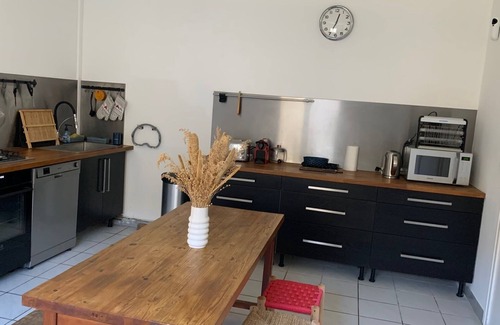 Semillac Villa | Villa '3 Chambres - 6 Personnes' with Private Terrace, Private Garden and Wi-Fi