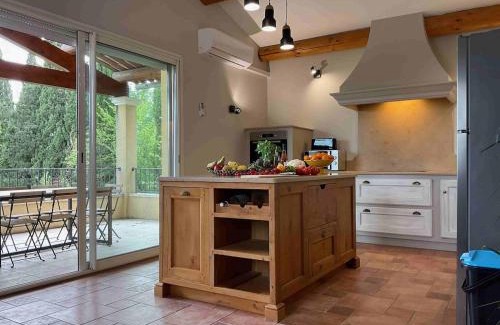 Aubignan Villa | Villa 5 étoiles avec Magnifique Vue au Domaine des Cigales