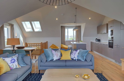 Mullion Cottage | VILLA 6, pet friendly, with pool in Mullion