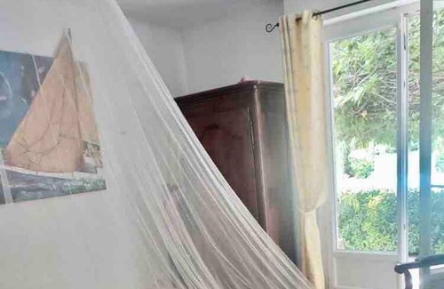 Simiane-Collongue Villa | Villa '8 Pers Piscine Jardin Clos' with Private Pool, Private Terrace and Wi-Fi