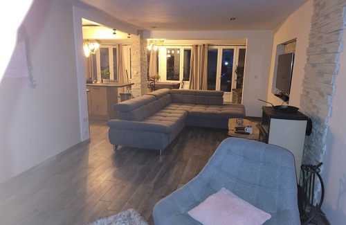 Saint-Nazaire Villa | Villa 8p piscine +spa + climatisation proche des plages