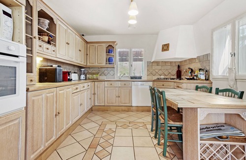 La Nartelle Villa | Villa 'À 200m De La Plage' with Sea View, Wi-Fi and Air Conditioning