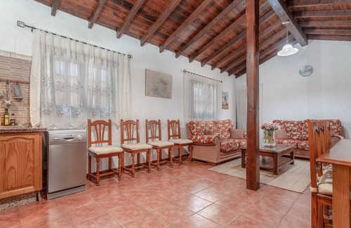 Puerto del Rosario Villa | Villa "Abraham" with Mountain View, Wi-Fi, Pool & Terrace
