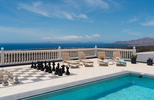 Tias Villa | Villa Abubilla