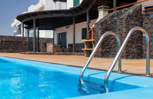 Punta Mujeres Villa | Villa Adelina