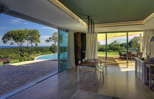 Peruski Villa | Villa Adriana