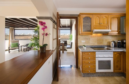 Playa Blanca Villa | Villa "Aguamarina 4" with Pool, Terrace, Balcony, Garden and Wi-Fi