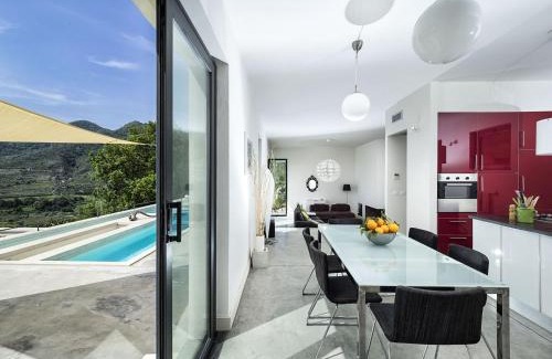 Mitogio Villa | Villa Alcantara