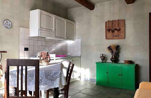 Massa Marittima House | Villa Amarena I: A graceful apartment in the characteristic style of the Tuscan countryside, with Free WI-FI.