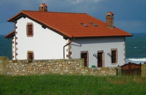San Vicente de la Barquera Villa | VILLA ANDREA I in San Vicente de la Barquera