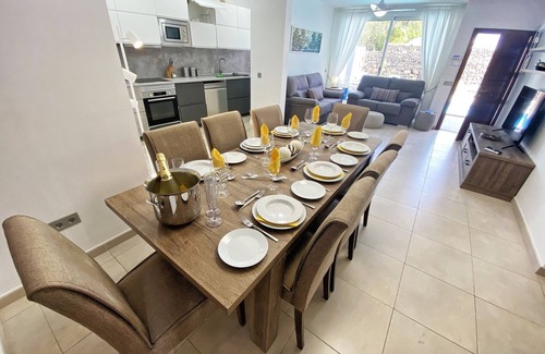 Los Mojones Villa | Villa Ananda PDC, 4 bedrooms En-suite free AC, heated pool & Jacuzzi