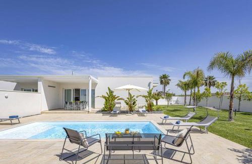Santa Maria del Focallo Villa | Villa Andromeda by Villa Plus
