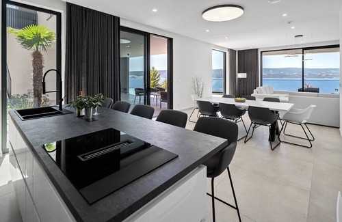 Celina Villa | Villa Angelus – Your Luxurious Retreat near the Sea