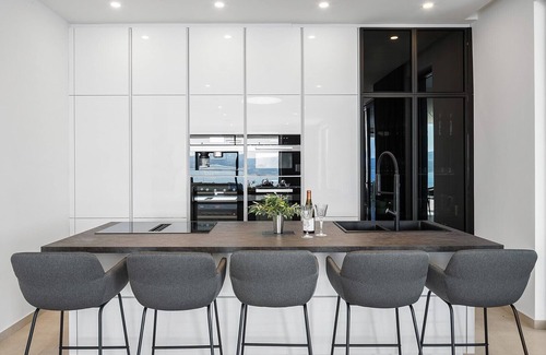 Celina Villa | Villa Angelus – Your Luxurious Retreat near the Sea