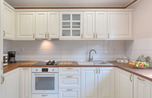 Vadediji House | Villa Aniva by Interhome