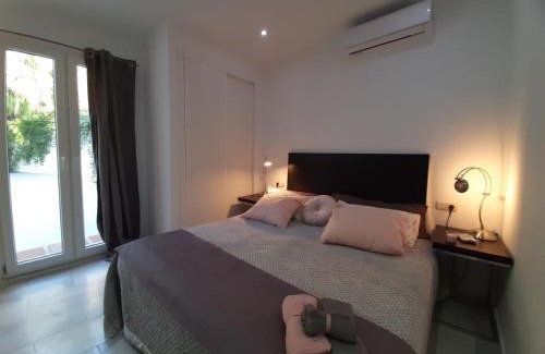 New Golden Mile Villa | Villa Aqua prívate six suite bedrooms with large pool