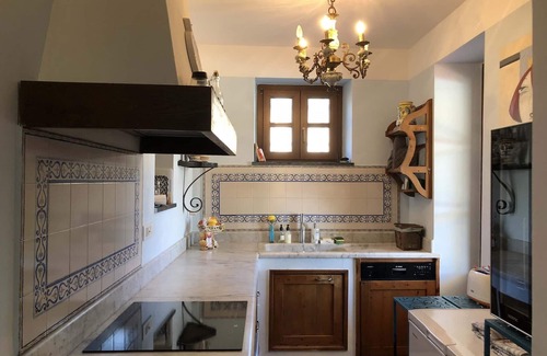 Sarzana Villa | VILLA ARTE 12 PAX Luxury country house with Pool, BBQ WiFi near 5 Terre