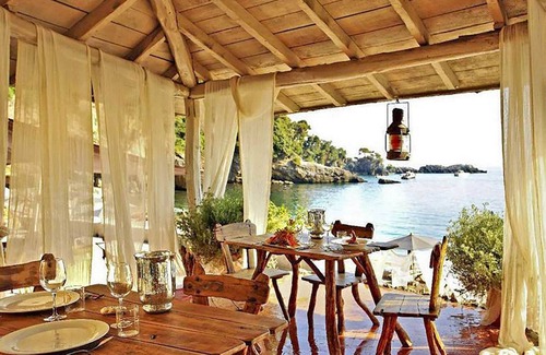 Sarzana Villa | VILLA ARTE 12 PAX Luxury country house with Pool, BBQ WiFi near 5 Terre