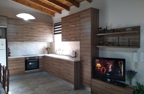 Gortyna Villa | Villa 'Asterousia' with Mountain View, Wi-Fi and Air Conditioning