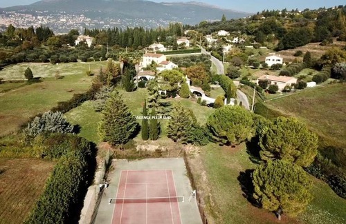 Le Plan-de-Grasse Villa | Villa avec piscine ,tennis et chambres climatisés