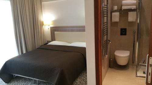 Villeneuve Loubet Beach Hotel | Villa Azur