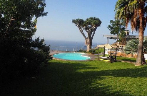 Santa Ursula Ski Chalet | VILLA BAHIA DE MICHEL