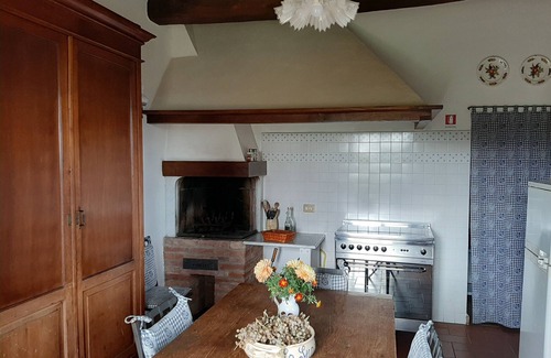 Montefollonico House | Villa Banditello, secluded, panoramic view over Montepulciano valley.