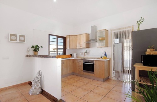Corralejo Villa | Villa "Baobab" with Mountain View, Pool & Wi-Fi