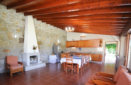 Aborim Villa | Villa Barcelos - Three Bedroom Villa, Sleeps 6