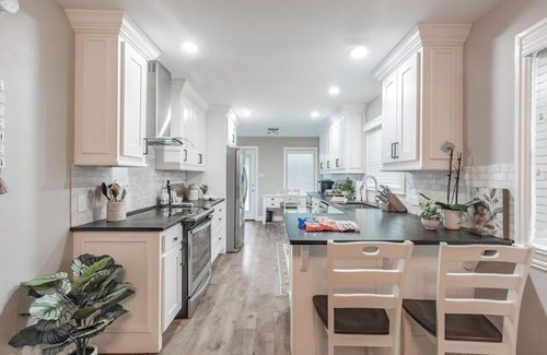 Downtown House | Villa Bella elegant family retreat in downtown Bentonville