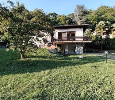 Porto Valtravaglia Villa | Villa Bella Porto Valtravaglia