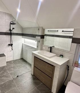 Klong Son Villa | Villa Bella Serene 5E