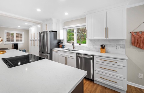 Lakeshore Addition House | ~Villa Bella Vista~ Luxury on Lake Austin