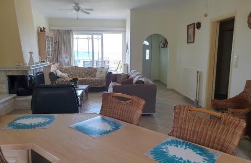 Xylokastro-Evrostina House | Villa Bianca