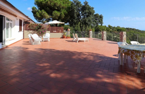 Naregno House | Villa Bifamiliare con Ampi Spazi Esterni e Bellissima Vista Mare