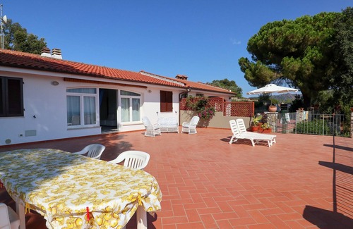 Naregno House | Villa Bifamiliare con Ampi Spazi Esterni e Bellissima Vista Mare